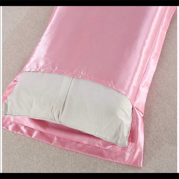 2 Silk/ satin pink Queen standard pillowcases New - Picture 3 of 3